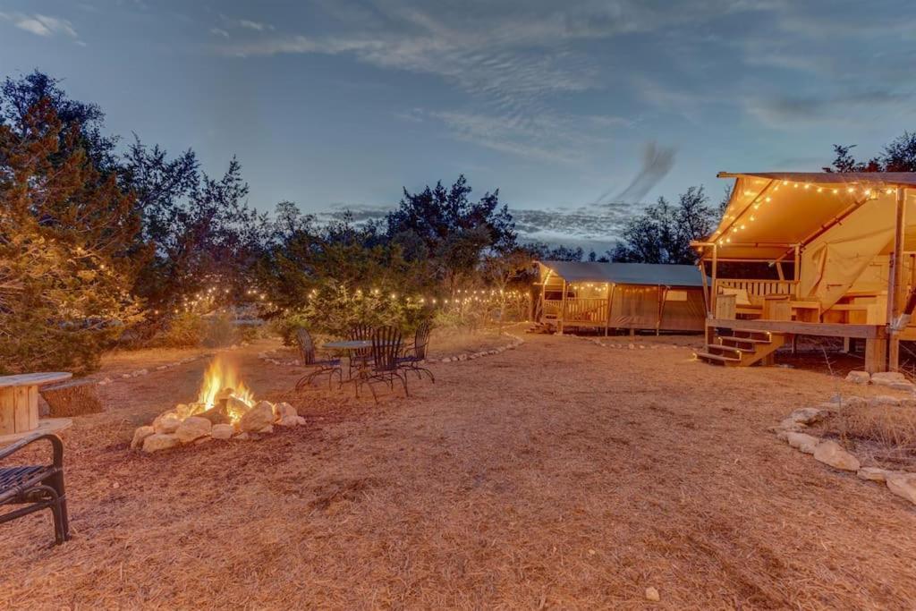 فندق 12 Fires Luxury Glamping With Heating #3 جونسون سيتي المظهر الخارجي الصورة