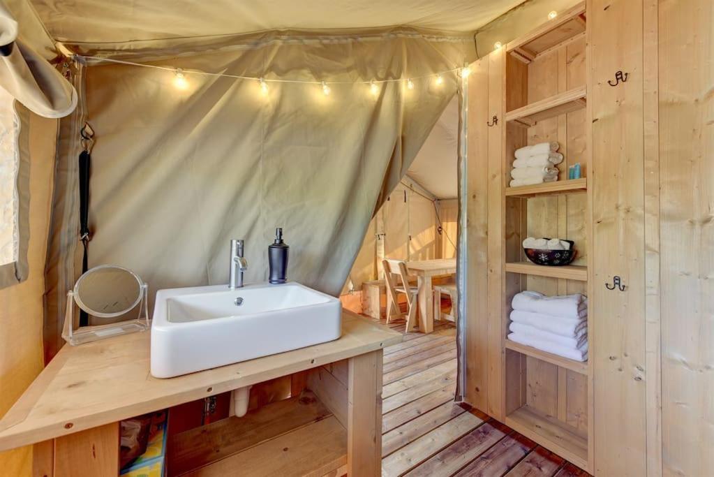 فندق 12 Fires Luxury Glamping With Heating #3 جونسون سيتي المظهر الخارجي الصورة